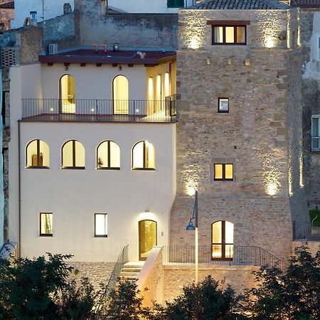 לינה וארוחת בוקר Torre Della Loggia - Dimora Storica - אורטונה מראה חיצוני תמונה