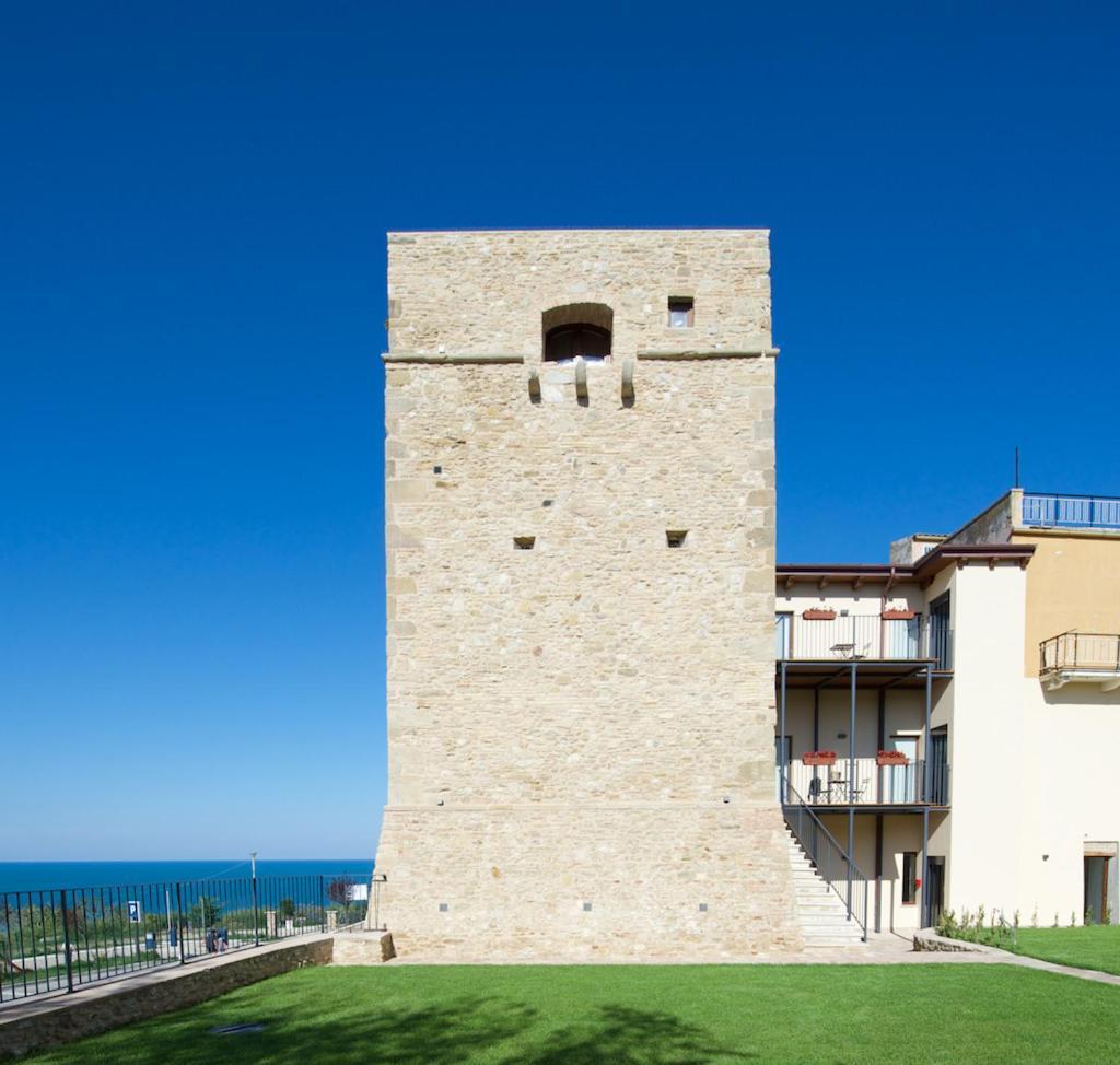 לינה וארוחת בוקר Torre Della Loggia - Dimora Storica - אורטונה מראה חיצוני תמונה