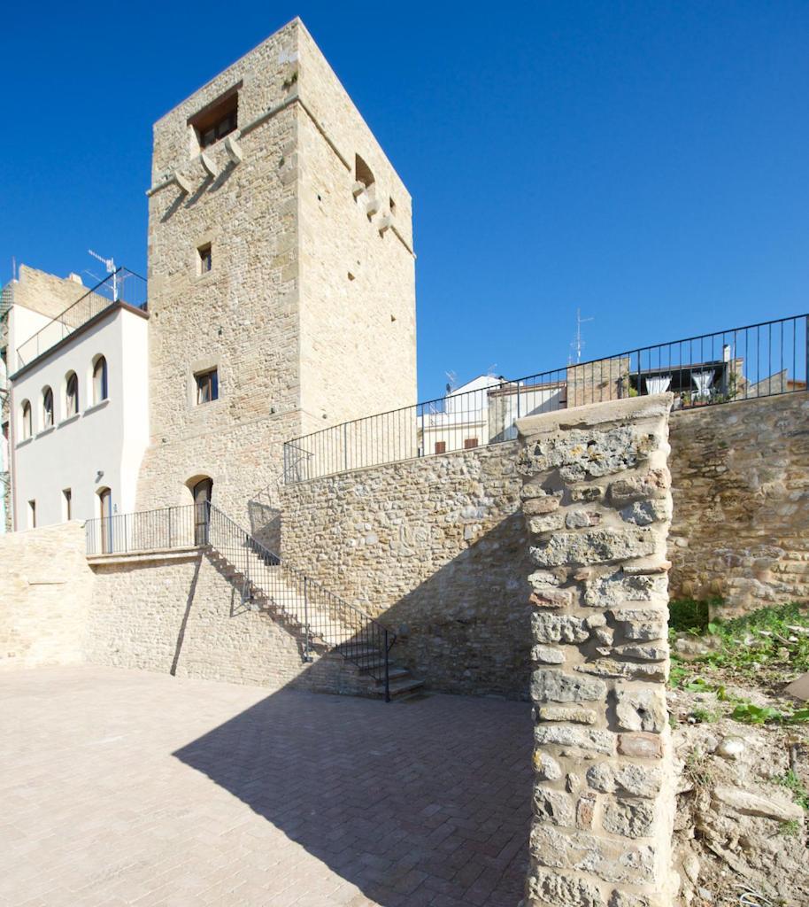 לינה וארוחת בוקר Torre Della Loggia - Dimora Storica - אורטונה מראה חיצוני תמונה