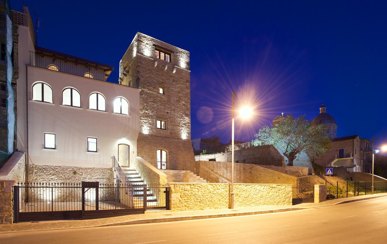 לינה וארוחת בוקר Torre Della Loggia - Dimora Storica - אורטונה מראה חיצוני תמונה