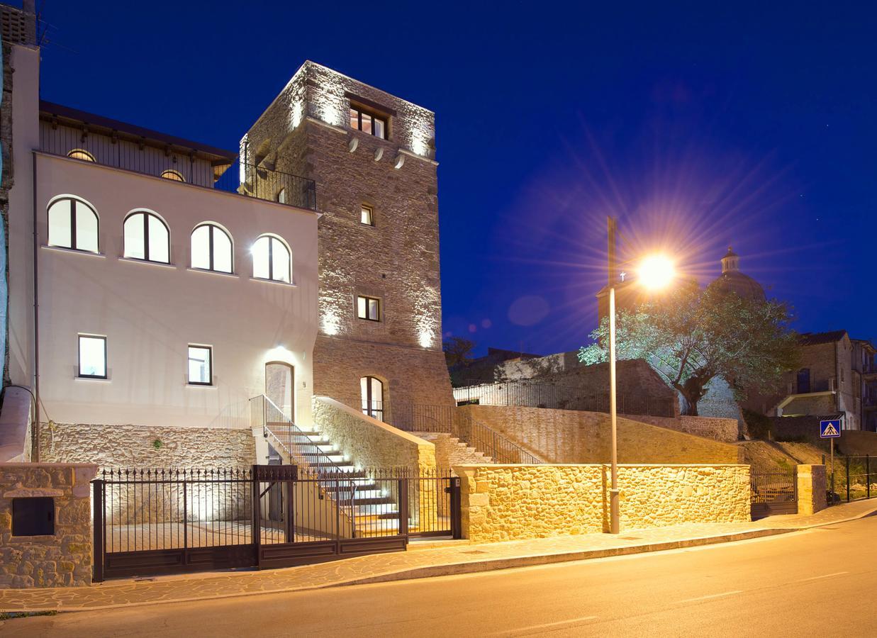 לינה וארוחת בוקר Torre Della Loggia - Dimora Storica - אורטונה מראה חיצוני תמונה