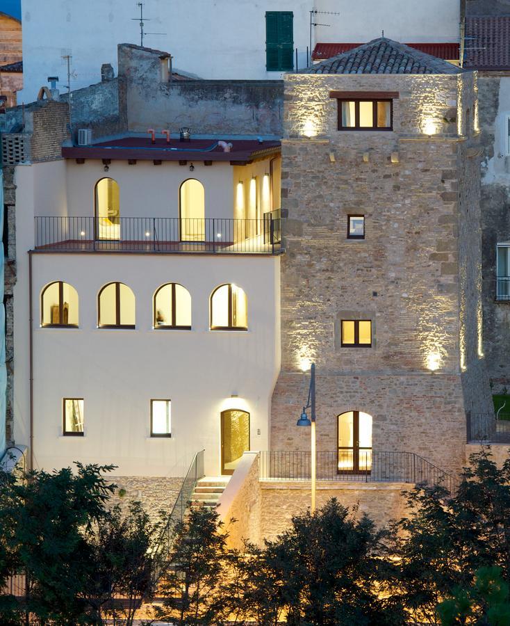 לינה וארוחת בוקר Torre Della Loggia - Dimora Storica - אורטונה מראה חיצוני תמונה
