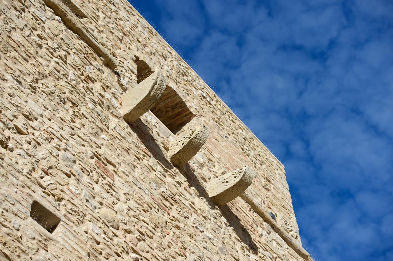 לינה וארוחת בוקר Torre Della Loggia - Dimora Storica - אורטונה מראה חיצוני תמונה